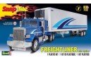 1/32 Freightliner and trailer